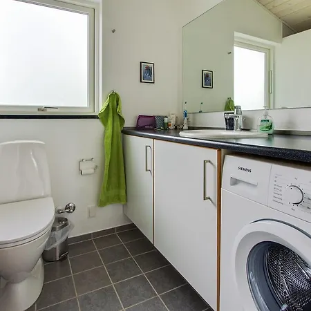 בית נופש Three-bedroom Holiday In *