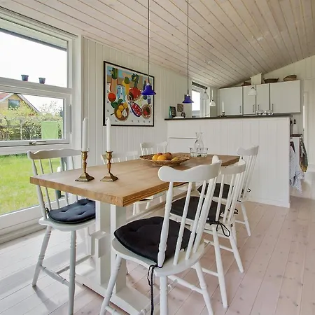 בית נופש Three-bedroom Holiday In *
