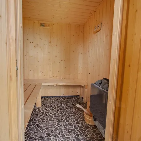 Three-bedroom Holiday In * הלס